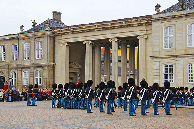 Cambio de guardia, Palacio de Amalienborg