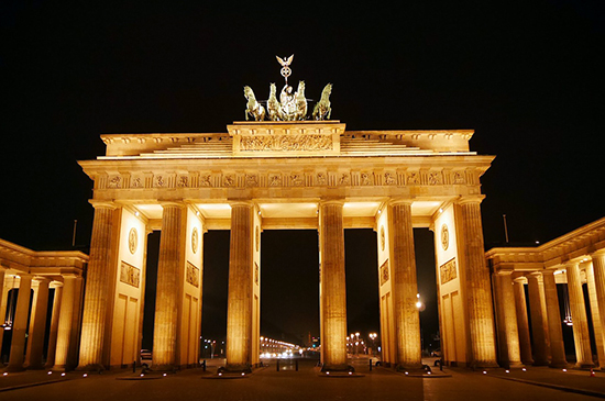 Brandenburg Gate at night